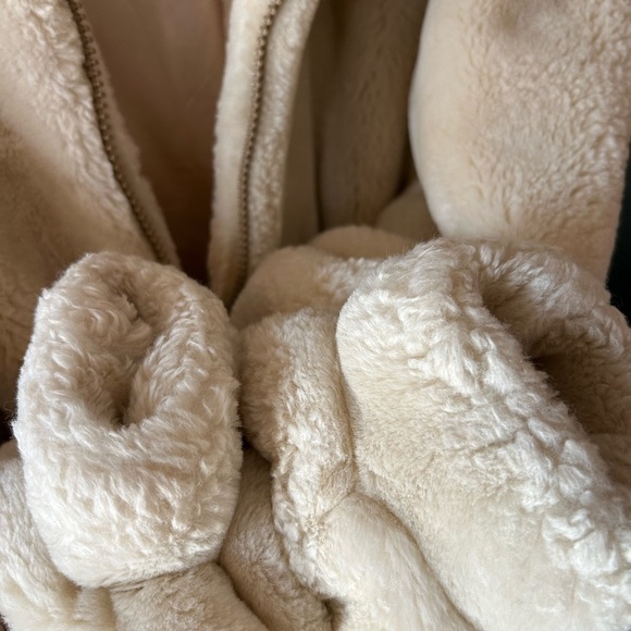 Neiman Marcus Hooded Faux Fur Teddy Jacket Cream Sherpa Zip Up Women’s Small - Picture 7 of 8
